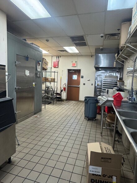 More Photos Of 1985 Route 22 W, Scotch Plains Storefront Retail Office For Lease