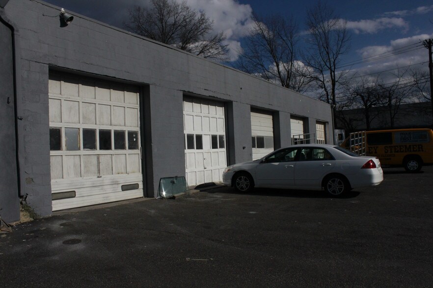 More Photos Of 53 Clifton Blvd, Clifton Truck Terminal For Sale