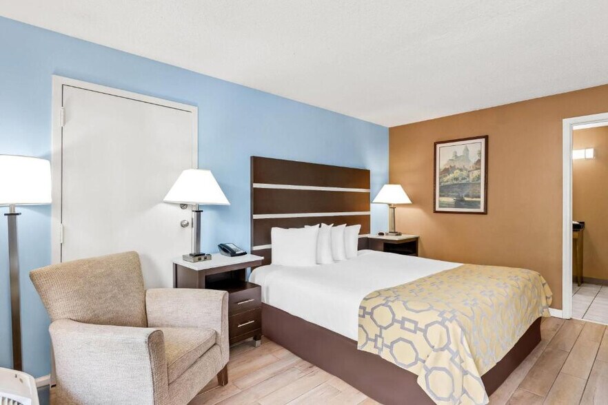 More Photos Of 164 Jameson Inn Dr, Forest City Hotel For Sale