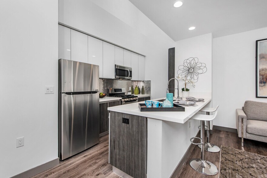 More Photos Of 644 N Normandie Ave, Los Angeles Apartments For Sale