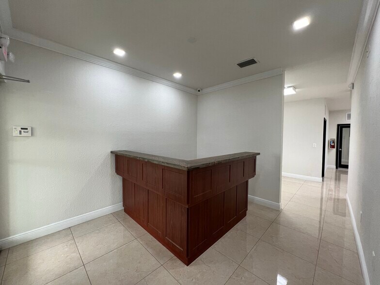 More Photos Of 2470 NW 102nd Pl, Doral Storefront Retail Office For Sale