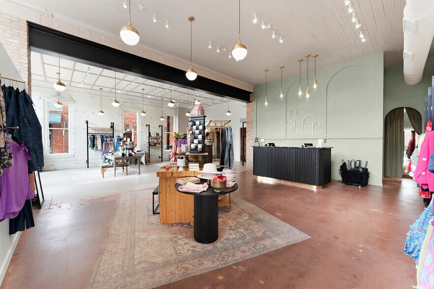 More Photos Of 110-112 S Bois D'arc St, Forney Storefront Retail Office For Sale