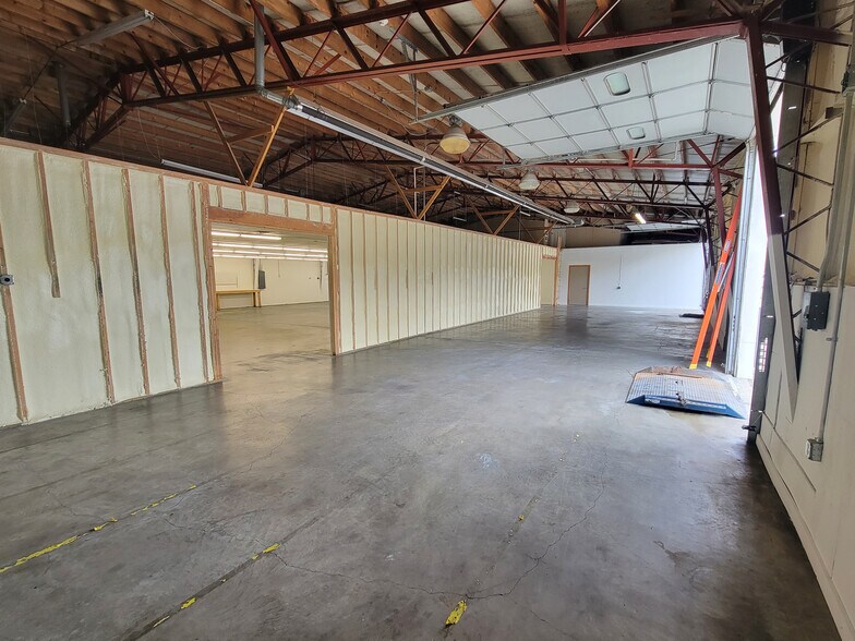 More Photos Of 2210 Delaware St, Lawrence Warehouse For Sale