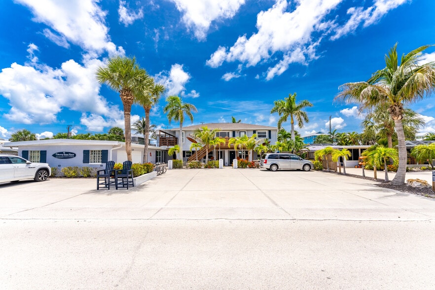 More Photos Of 1130 Gulf Blvd, Englewood Apartments For Sale