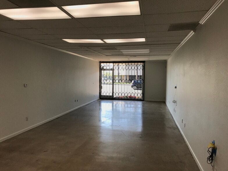 More Photos Of 1149-1163 N Tustin St, Orange General Retail For Lease