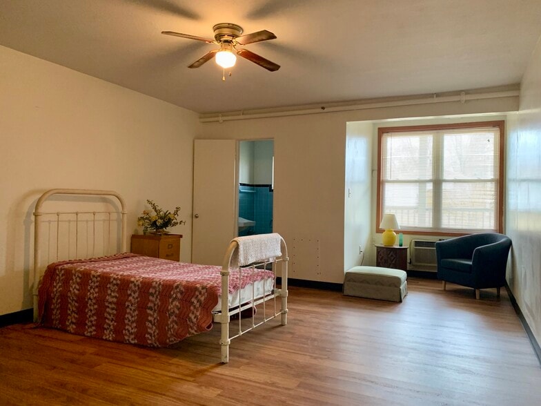 More Photos Of 110 Harvard St, Momence Assisted Living For Sale