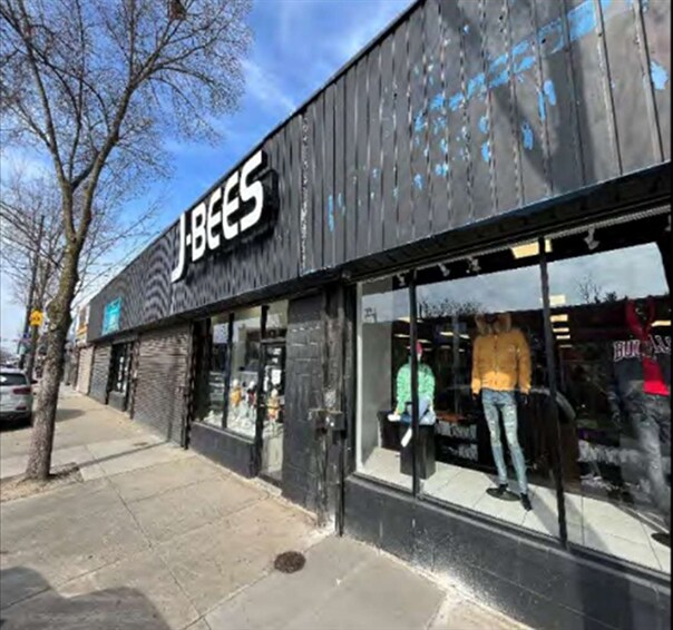 More Photos Of 232 E 47th St, Chicago General Retail For Sale