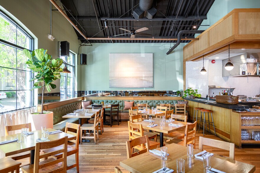 More Photos Of 2032-2050 Dunlavy St, Houston Restaurant For Sale