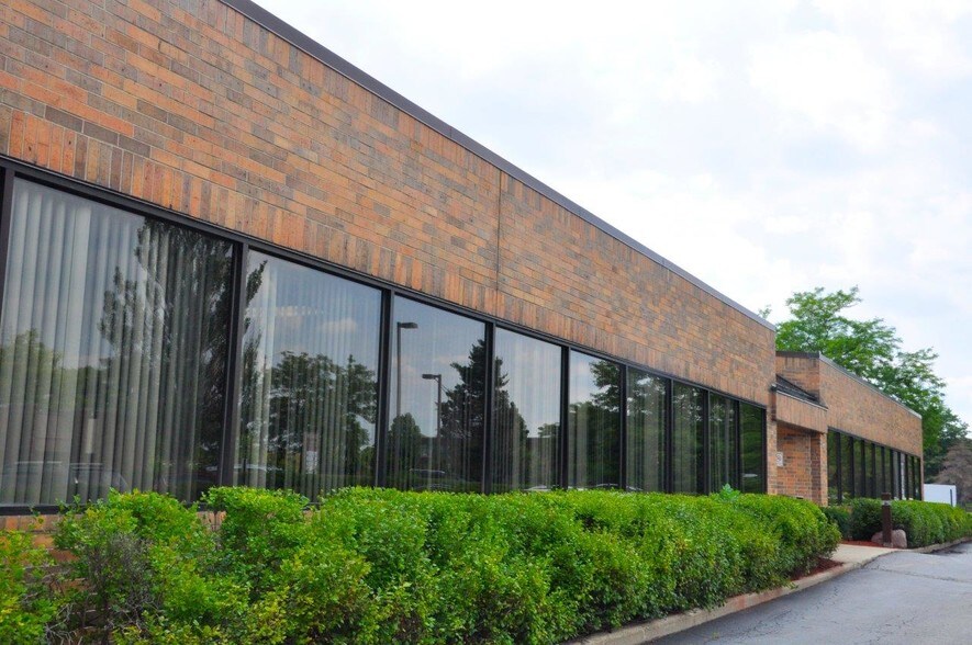 More Photos Of 3325 N Arlington Heights Rd, Arlington Heights Office For Lease