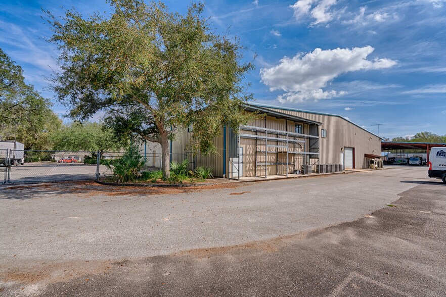 More Photos Of 200 NE Commercial Cir, Keystone Heights Unknown For Lease