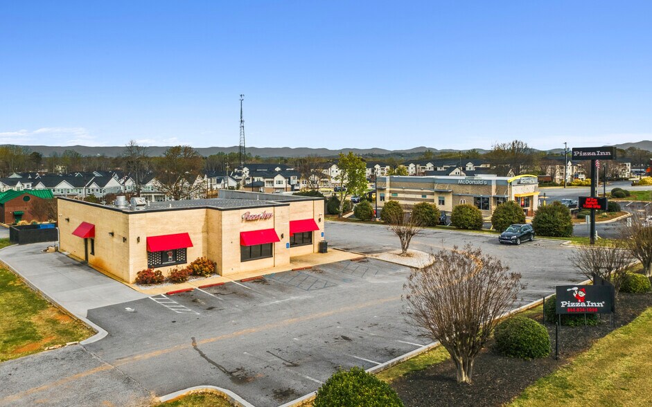 More Photos Of 515 Roe Center Ct, Travelers Rest Land For Lease