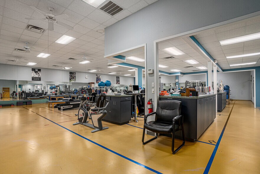 More Photos Of 1014 N Nolan River Rd, Cleburne Medical For Sale