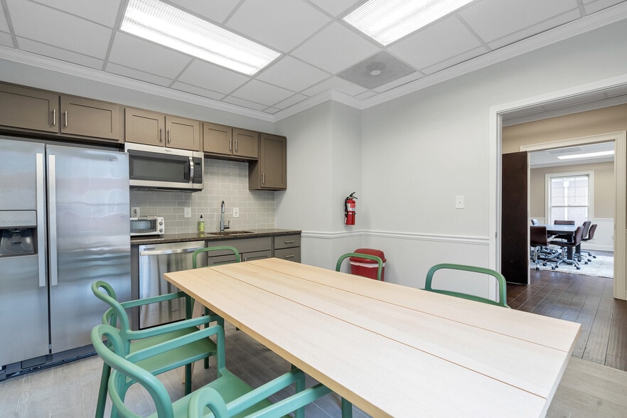 More Photos Of 7000 Peachtree Dunwoody Rd NE, Atlanta Office For Lease