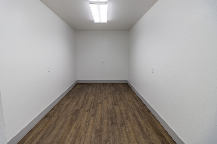 More Photos Of 525 E Clark St, Pocatello Auto Repair For Lease