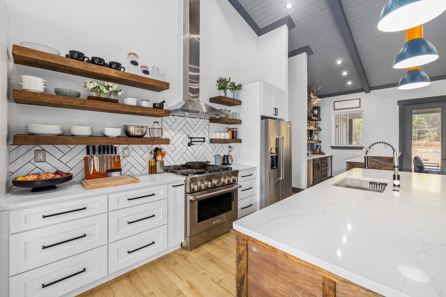 More Photos Of 6012 Long Branch Rd, Jacksonville Horse Stables For Sale