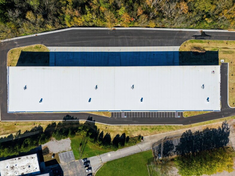 More Photos Of 100 Spontex Dr, Columbia Warehouse For Lease