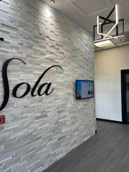 More Photos Of 2040 E Tangerine Rd, Oro Valley General Retail For Lease