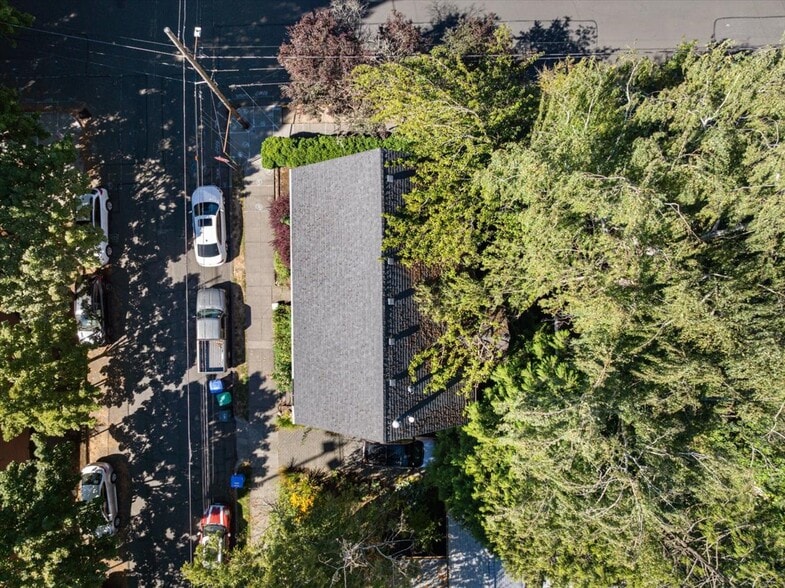 More Photos Of 2606 SE Pine St, Portland Apartments For Sale