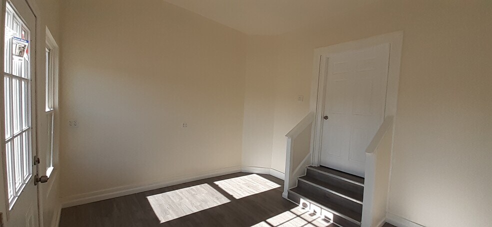 More Photos Of 4114 Dill Rd, Richmond Storefront Retail Office For Sale