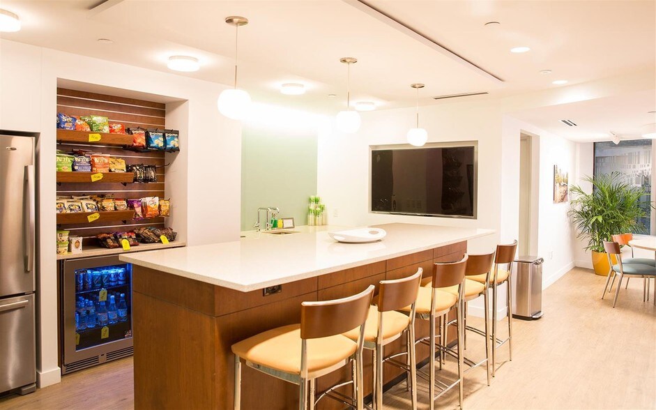 More Photos Of 10 Post Office Sq, Boston Office For Lease