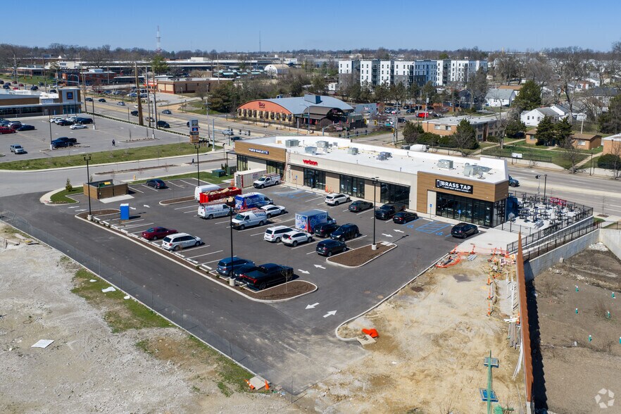 More Photos Of 9091 Olive Blvd, Olivette Storefront For Lease
