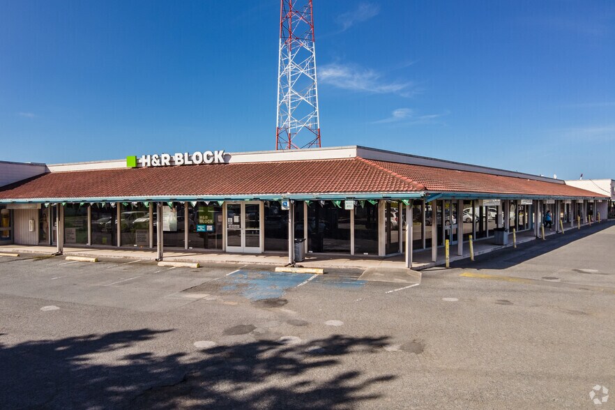 More Photos Of 565 Kokea St, Honolulu Unknown For Lease