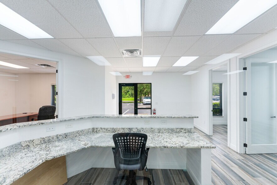More Photos Of 3911 Golf Park Loop, Bradenton Office For Sale