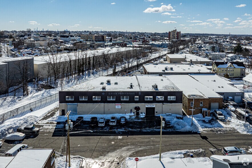 More Photos Of 160 Belmont Ave, Garfield Manufacturing For Lease