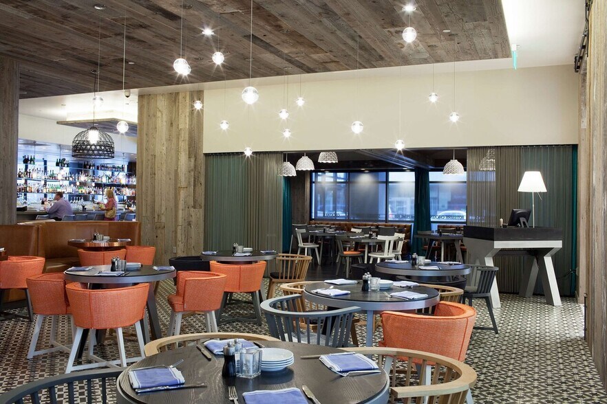 More Photos Of 45 S 7th St, Minneapolis Office For Lease