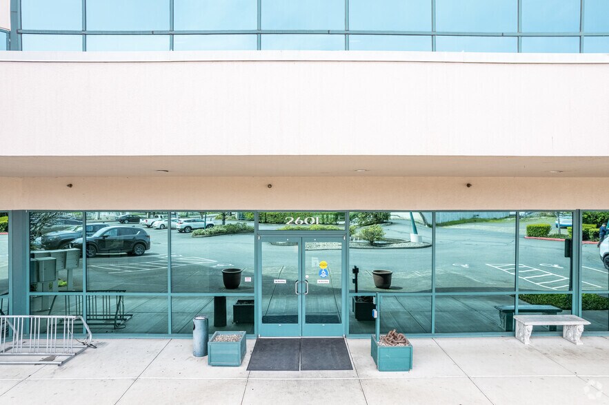 More Photos Of 2601 25th St SE, Salem Office For Lease