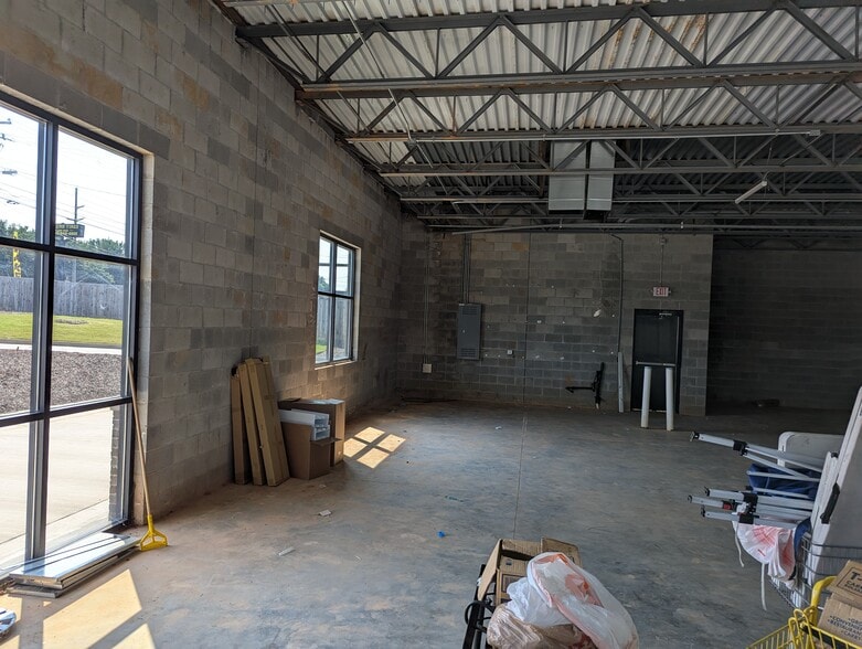 More Photos Of 1509 Old Concord Rd SE, Marietta Convenience Store For Lease