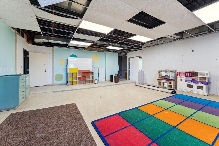 More Photos Of 3333 Brecksville Rd, Richfield Office For Sale