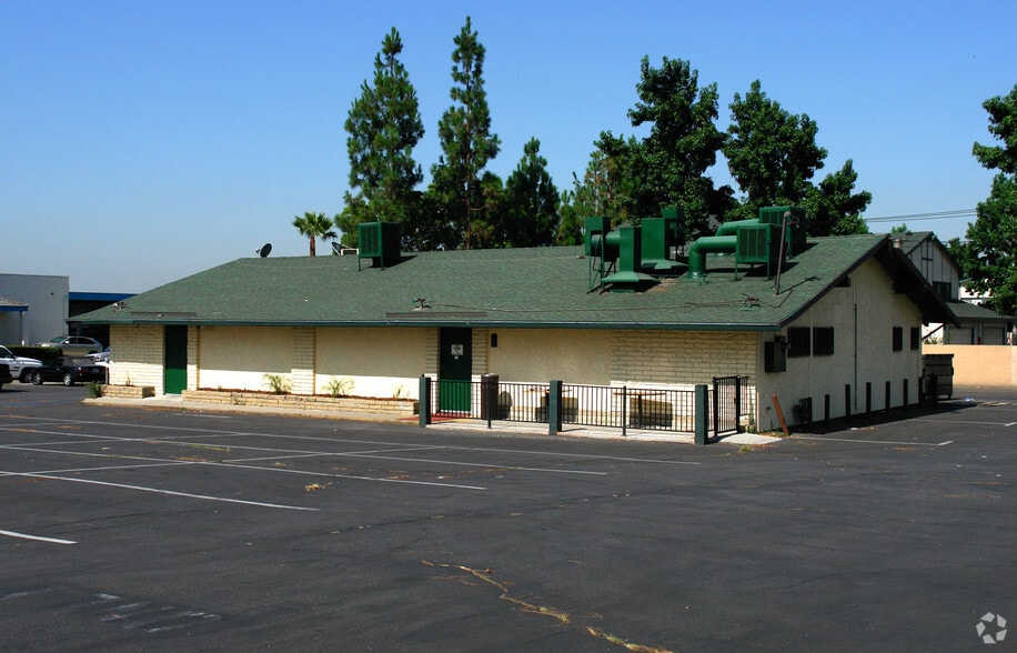 More Photos Of 10380 Central Ave, Montclair Bar For Sale