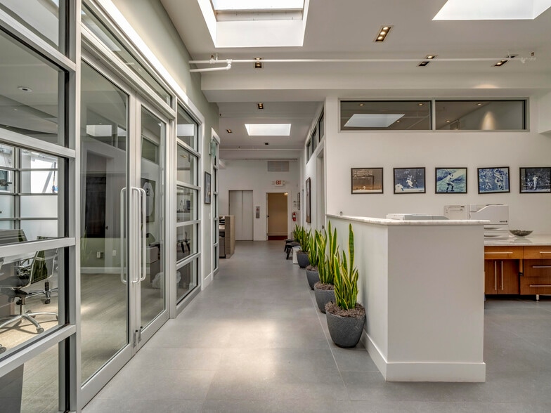 More Photos Of 45-47 NE 36th St, Miami Freestanding For Sale