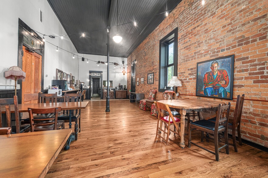More Photos Of 411 E Front Ave, Chester Hospitality For Sale