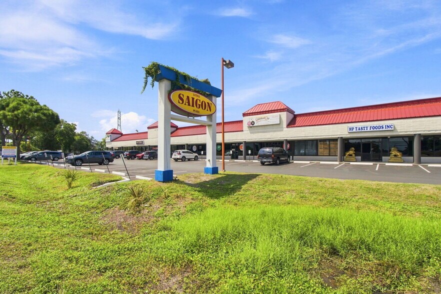 More Photos Of 14100 US Highway 19 N, Clearwater Unknown For Lease