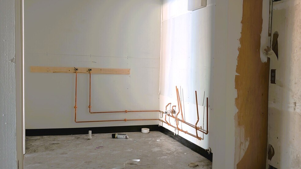 More Photos Of 118 Grand Ave, New Haven General Retail For Sale