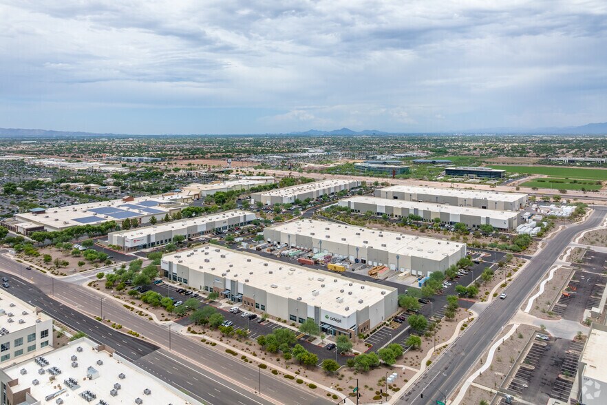 More Photos Of 340 E Germann Rd, Gilbert Warehouse For Lease