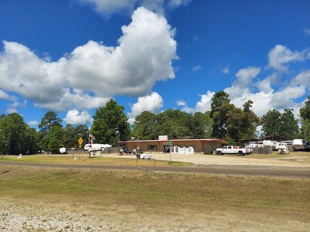 More Photos Of 18698 FM 1751, Bronson Freestanding For Sale