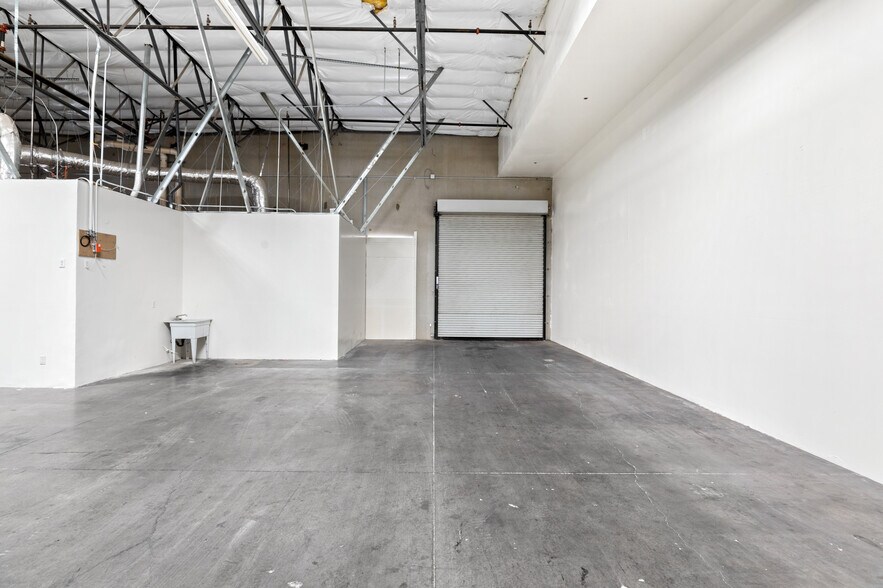 More Photos Of 4570 W Post Rd, Las Vegas Unknown For Lease