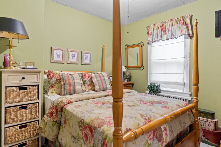 More Photos Of 150 Main St, Johnson City Medical For Sale