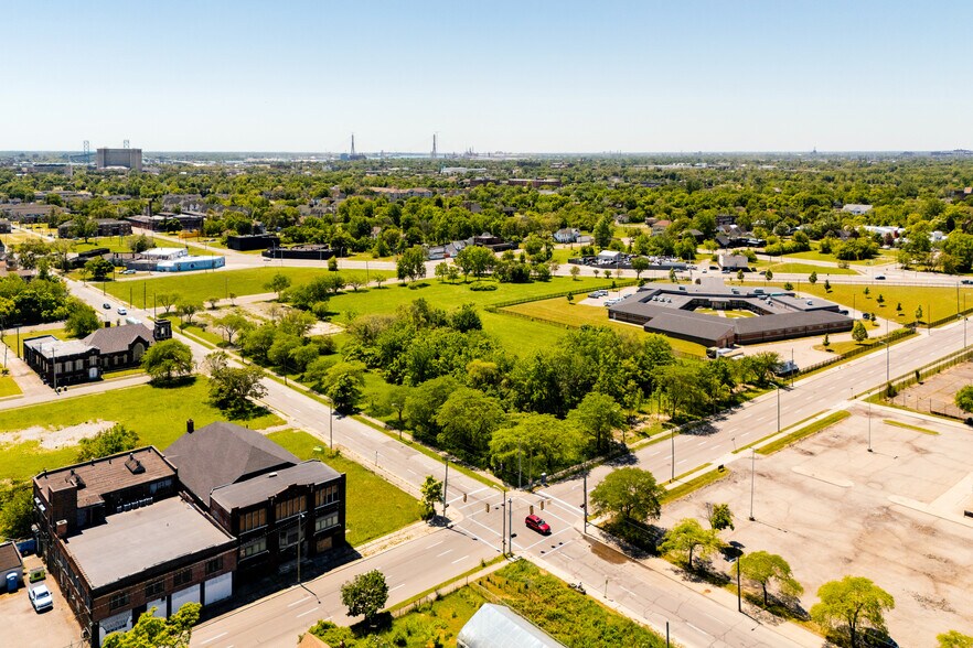 More Photos Of 4438 Grand River ave, Detroit Land For Sale