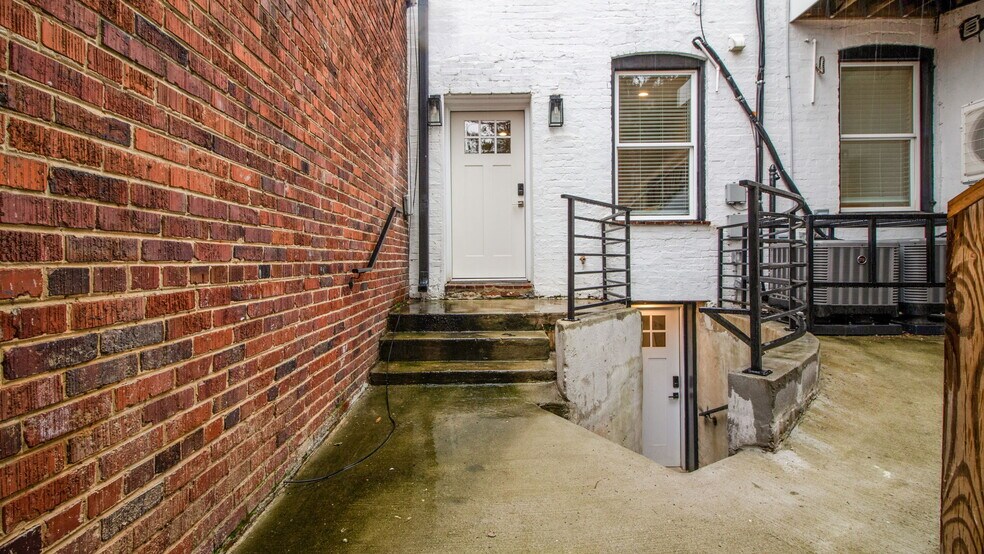 More Photos Of 1414-1416 Pennsylvania Ave SE, Washington Apartments For Sale