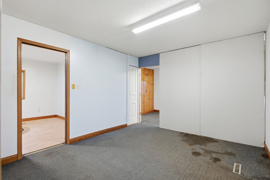 More Photos Of 300 Main St N, Hazleton Freestanding For Sale