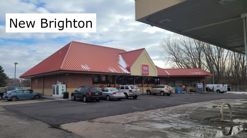 More Photos Of 201 W County Road E2, New Brighton Convenience Store For Sale