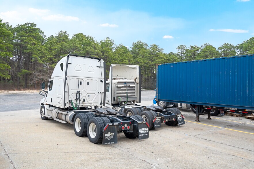 More Photos Of 475 Oberlin Ave S, Lakewood Unknown For Lease