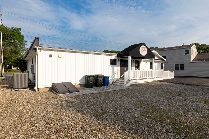 More Photos Of 832 Beaver Dam Rd, Point Pleasant Medical For Lease