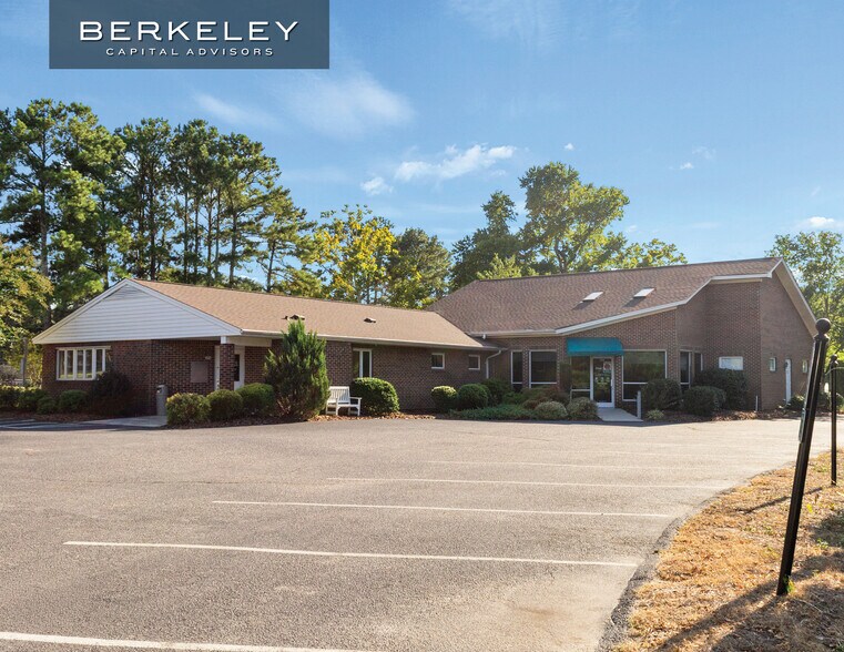 Primary Photo Of 304 E Saunders St, Carthage Healthcare For Sale
