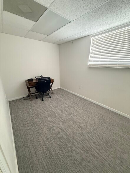 More Photos Of 1505 Tamiami Trl S, Venice Medical For Lease
