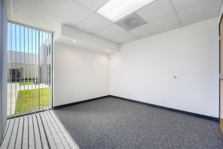 More Photos Of 1195 Linda Vista Dr, San Marcos Industrial For Lease